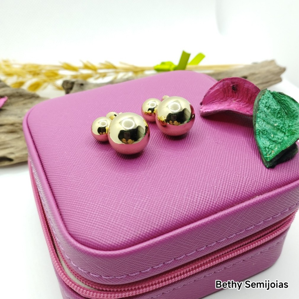 Brinco duas esferas unidas - #1