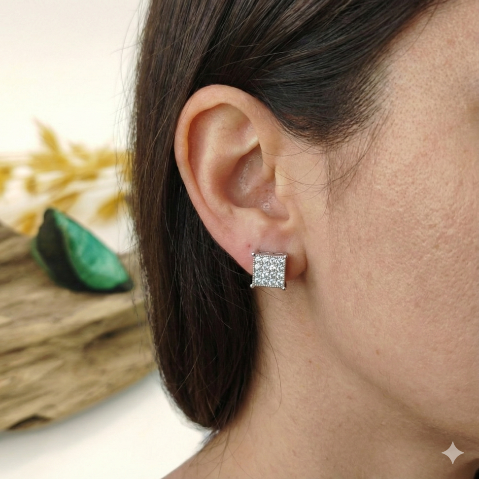 Brinco quadrado cravejado de zircônias 8mm - #2