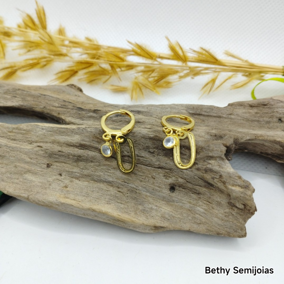 Argolinha pingente U e zircônia - #5