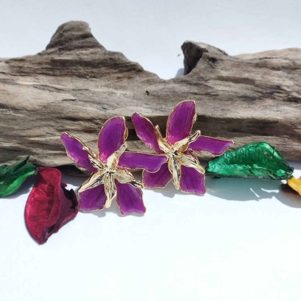 Brinco orquidea lilás esmaltado com detalhe dourado - #4