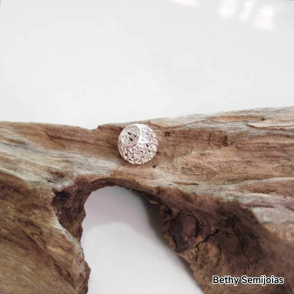 Berloque entremeio vazado - #1