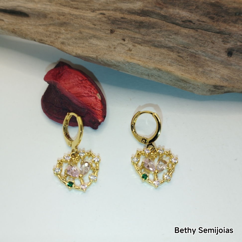 Argola com pingente coração cravejado folheado a ouro - #3