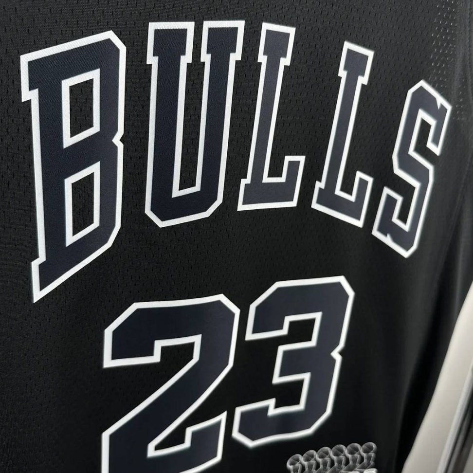 Camisa NBA Chicago Bulls 23 Michael Jordan - Preta - #3