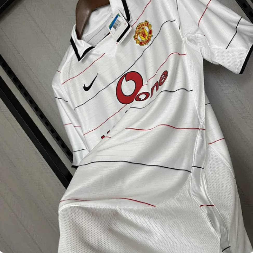 Camisa Retrô Manchester United 2004/05 - Branca