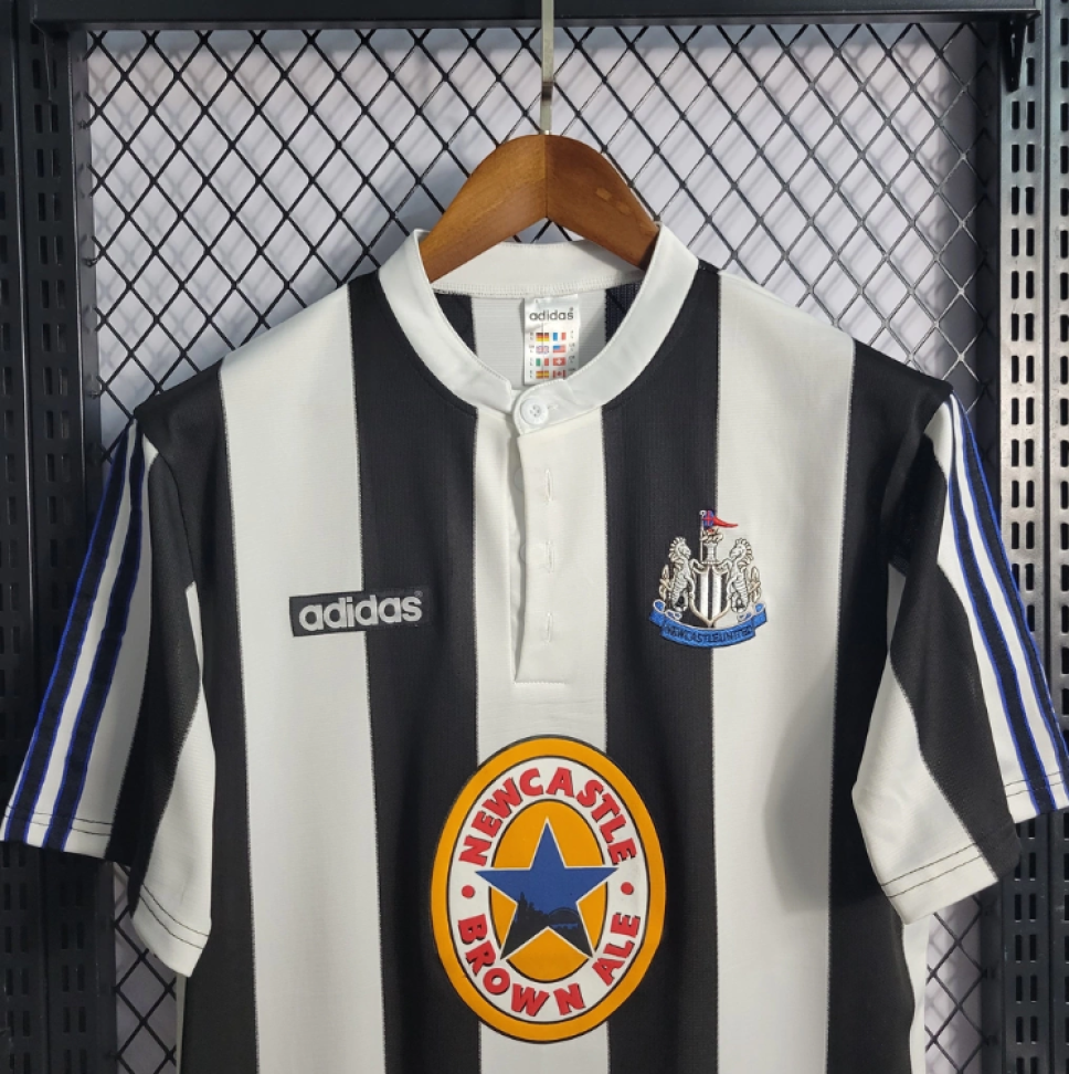Camisa Retrô Newcastle 97/99 - Branco e Preto