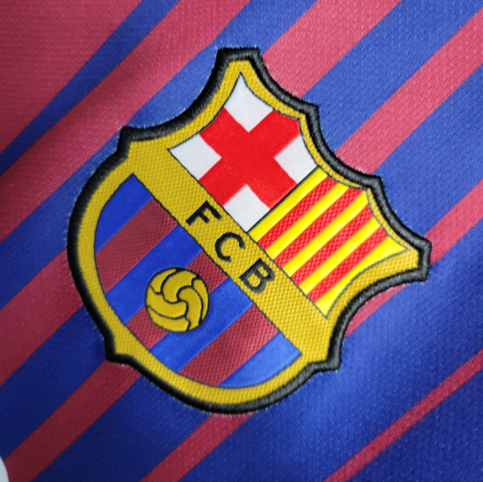 Camisa Retrô Barcelona 17/18 - Azul e Vermelho