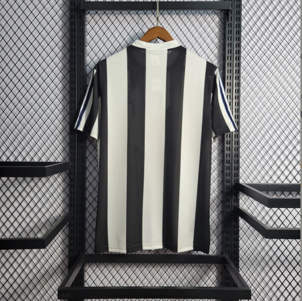 Camisa Retrô Newcastle 97/99 - Branco e Preto - #3
