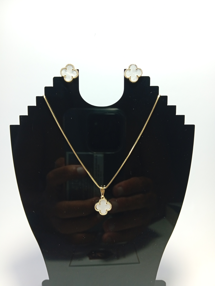 Conjunto Brinco, Corrente e Pingente Trevo Branco, banhados a ouro 18k - #2