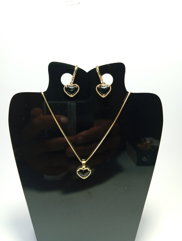 Conjunto Brinco, Corrente e Pingente coração preto, banhado a ouro 18k - #2