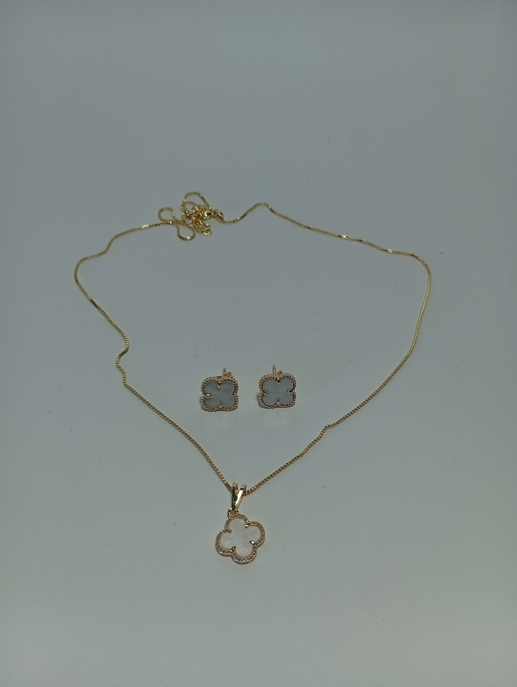 Conjunto Brinco, Corrente e Pingente Trevo Branco, banhados a ouro 18k - #3