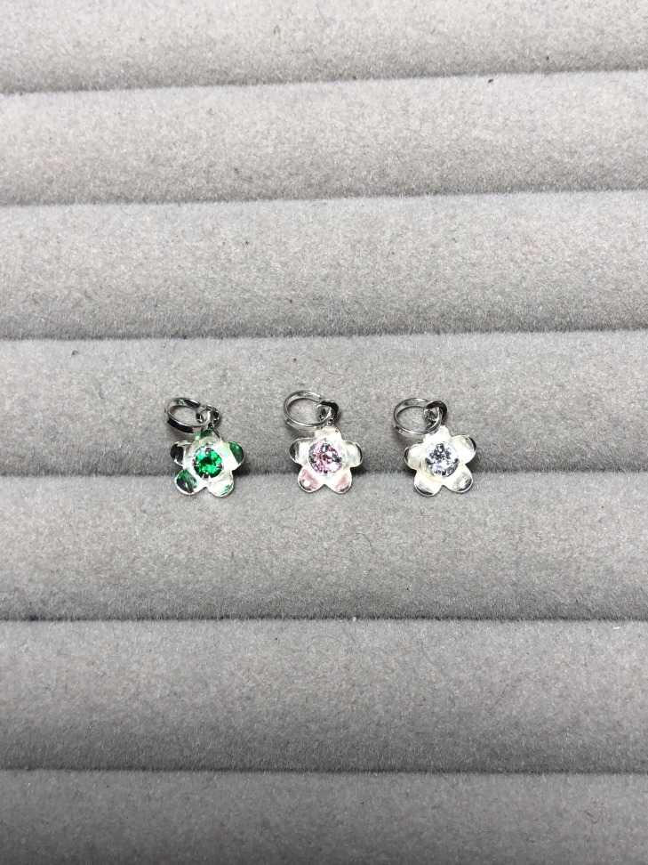 PINGENTE FLOR COM ZIRCÔNIA 3MM REDONDA