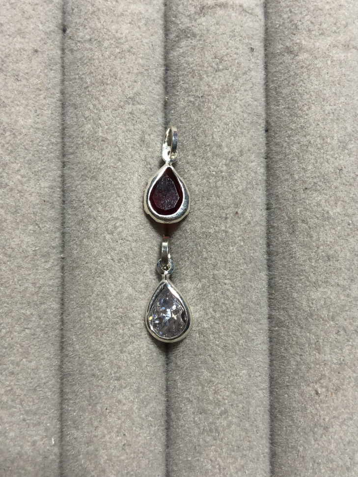 PINGENTE GOTA EMBUTIDA 6X8MM