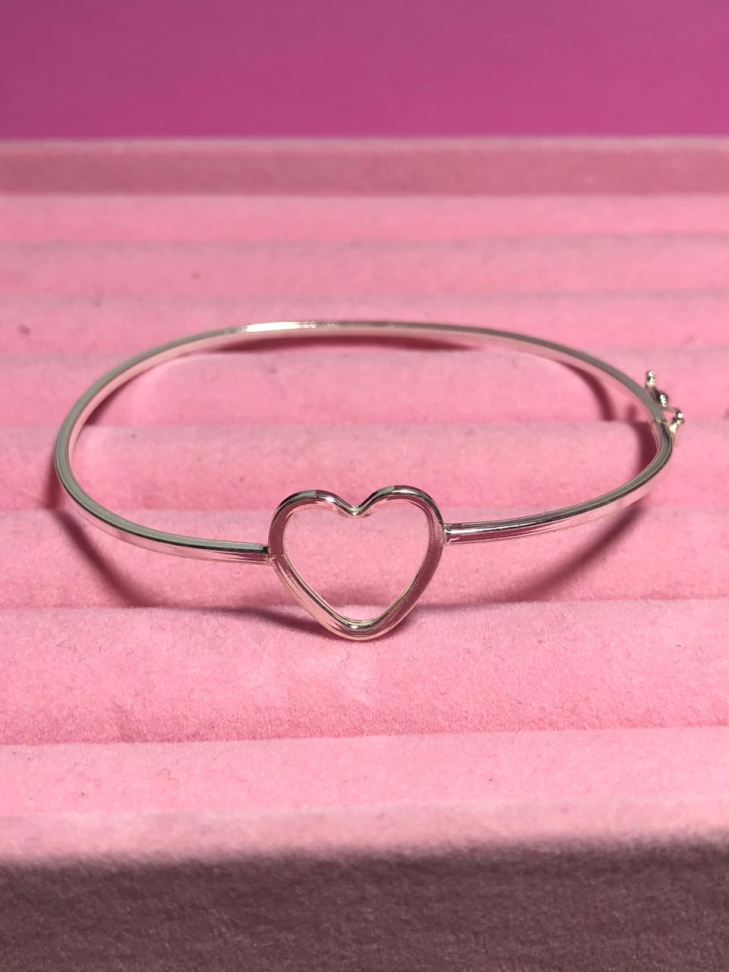 BRACELETE CORAÇÃO VAZADO