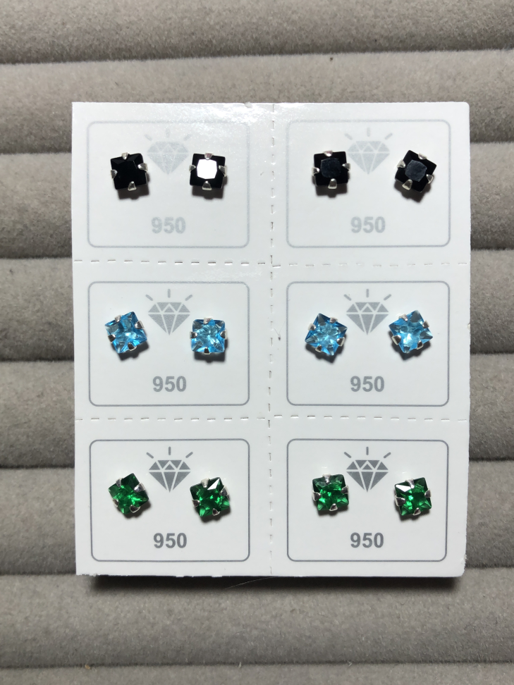 BRINCO QUADRADO 4X4mm