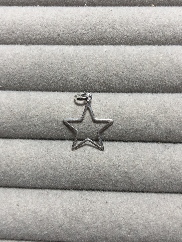 PINGENTE ESTRELA VAZADA