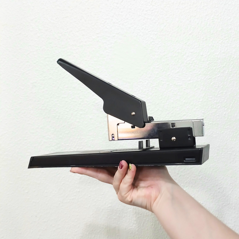 Grampeador 100 Folhas Metal Onda Pro - #4