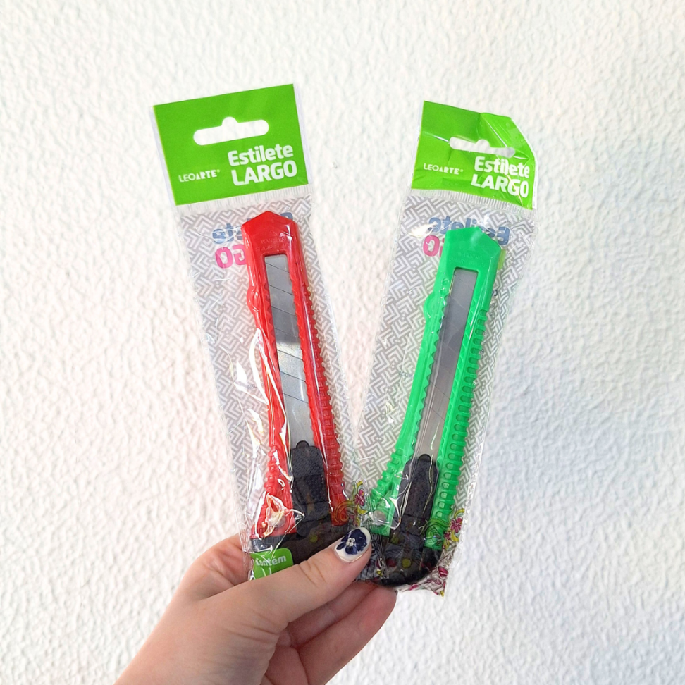 Estilete Largo Plástico LeoArte - #7