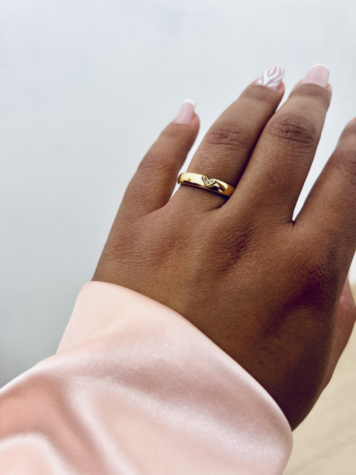 Anel Meia-Aliança Coração Cravejado Banhado Ouro 18k (Discreto) - #5