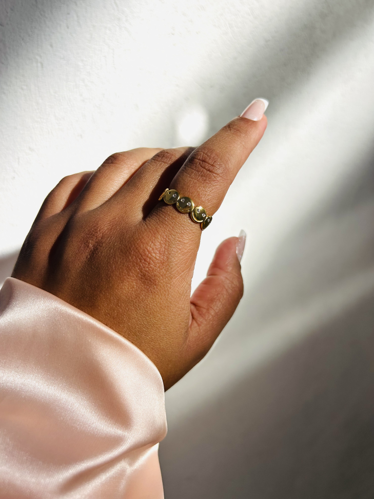 Anel RISUS Smiley Cravejado – Semijoia Banhada a Ouro 18K Ajustável - #6