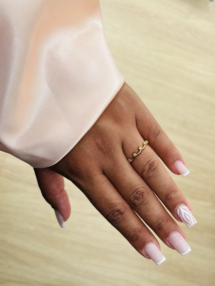 Anel Queen Cravejado de Zircônias Banhado a Ouro 18K - Sua Coroa Diária de Brilho - #10