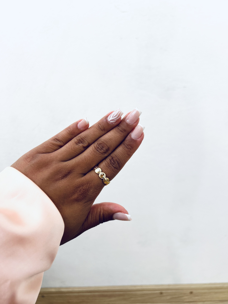 Anel RISUS Smiley Cravejado – Semijoia Banhada a Ouro 18K Ajustável - #9