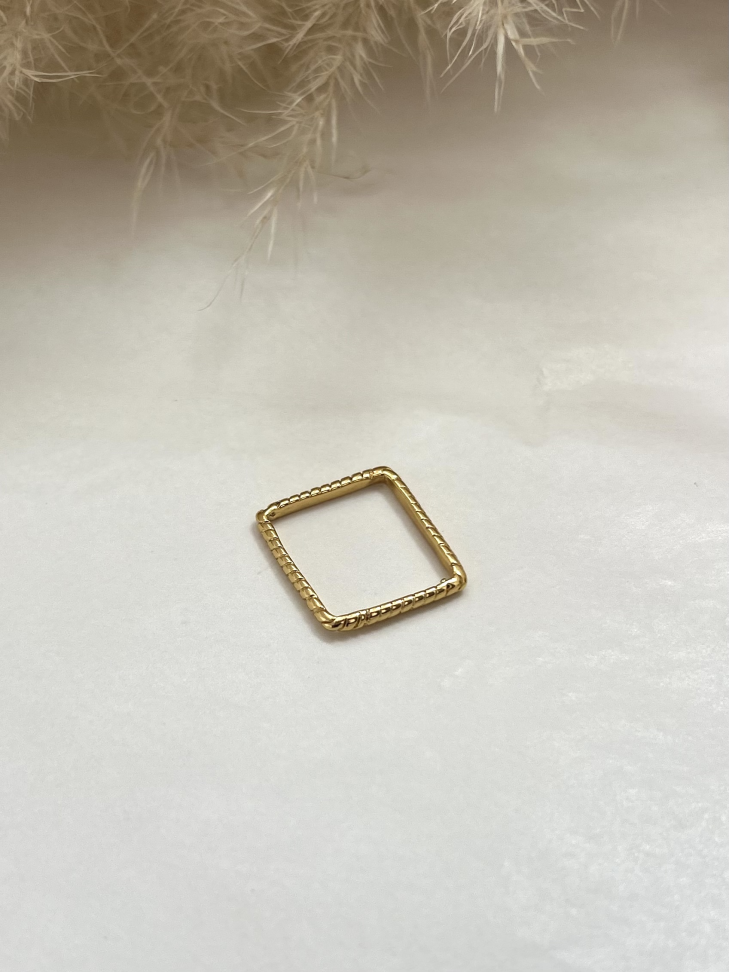 Anel Skinny Ring Quadrado Torcido Banhado Ouro 18k - #2