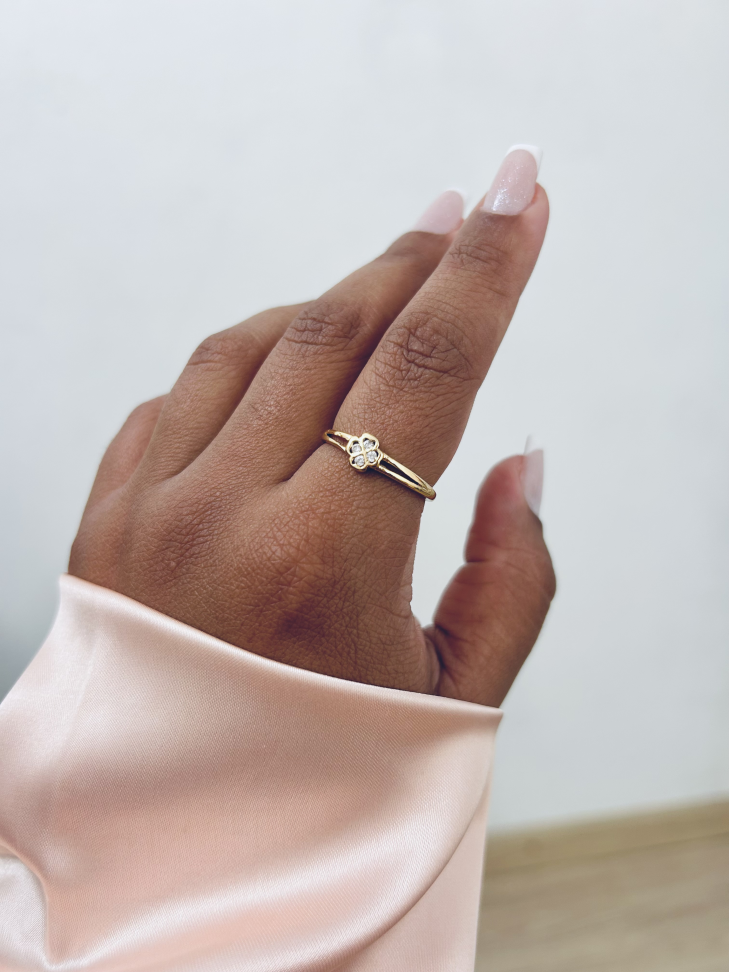 Anel Trevo Cravejado Banhado a Ouro 18K - #8