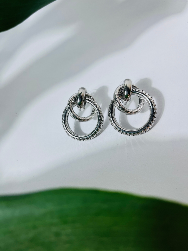 Brinco Argolas Elos ORBIS - Bijuteria Premium Prateada de Alto Impacto - #2