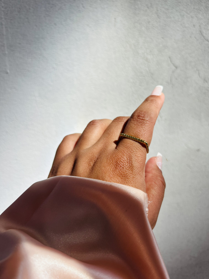 Anel Skinny Ring Quadrado Torcido Banhado Ouro 18k - #4