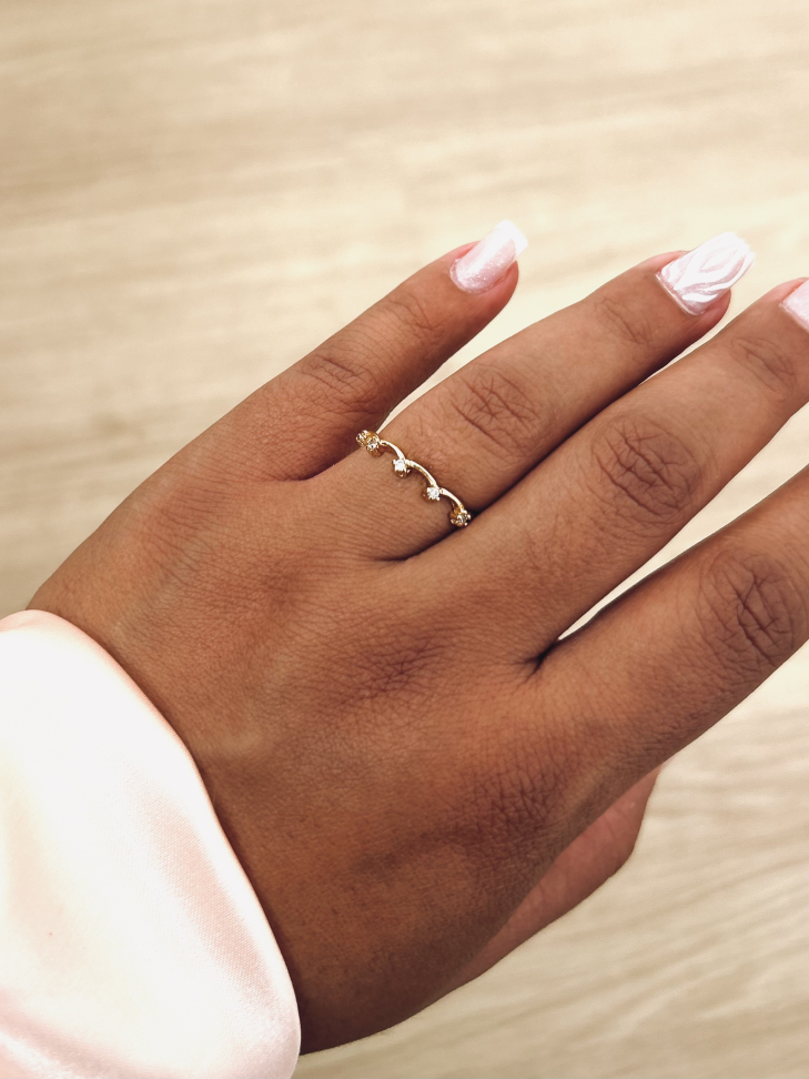 Anel Queen Cravejado de Zircônias Banhado a Ouro 18K - Sua Coroa Diária de Brilho - #7