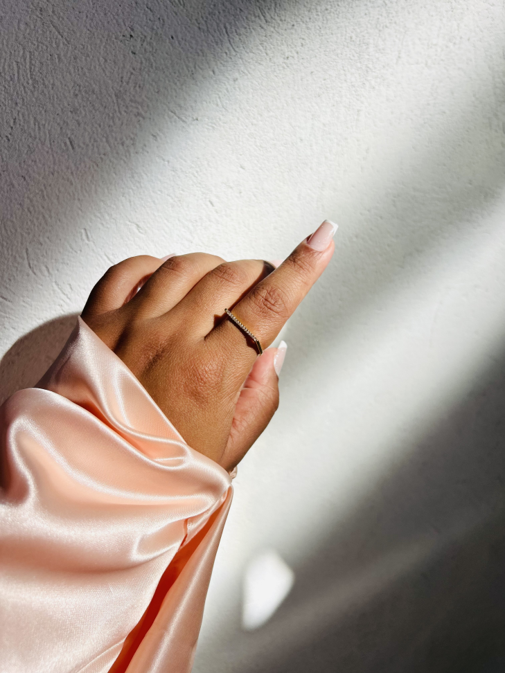 Anel Thin Line (linha fina) Zircônia Ouro 18k - #9