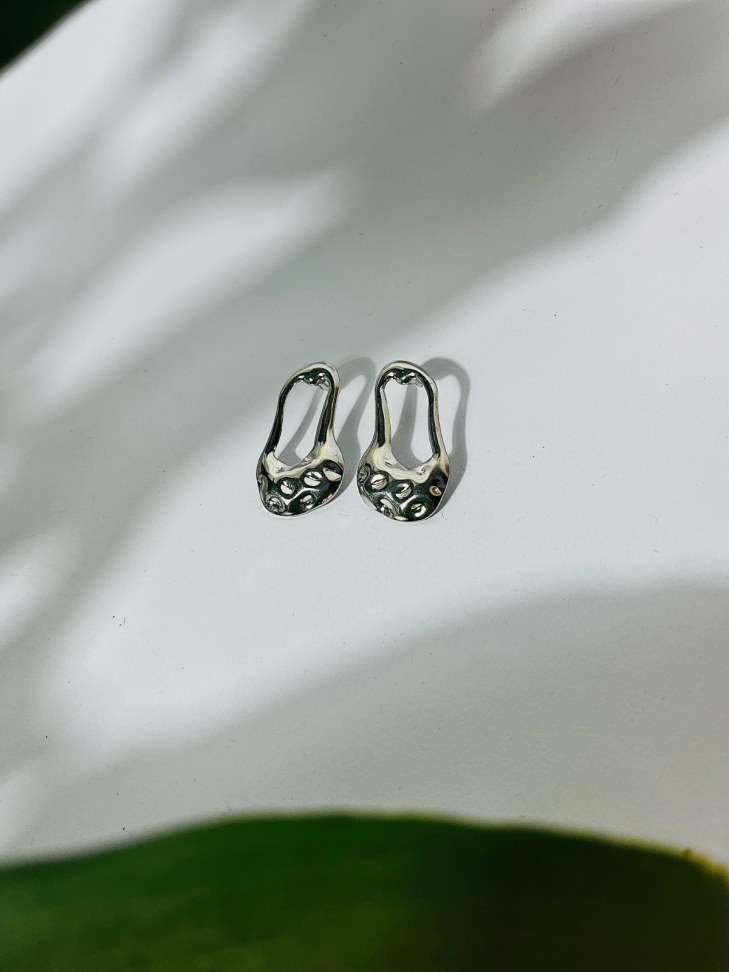 Brinco FATHIRA Orgânico Prateado – Bijuteria Premium de Magnetismo - #1