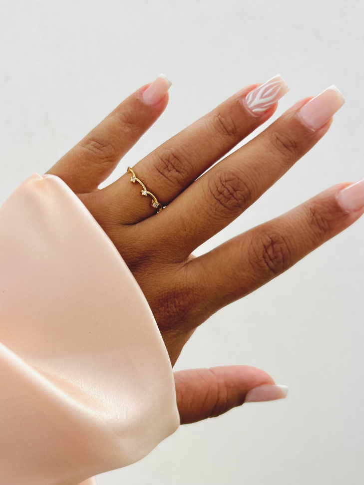 Anel Queen Cravejado de Zircônias Banhado a Ouro 18K - Sua Coroa Diária de Brilho - #11