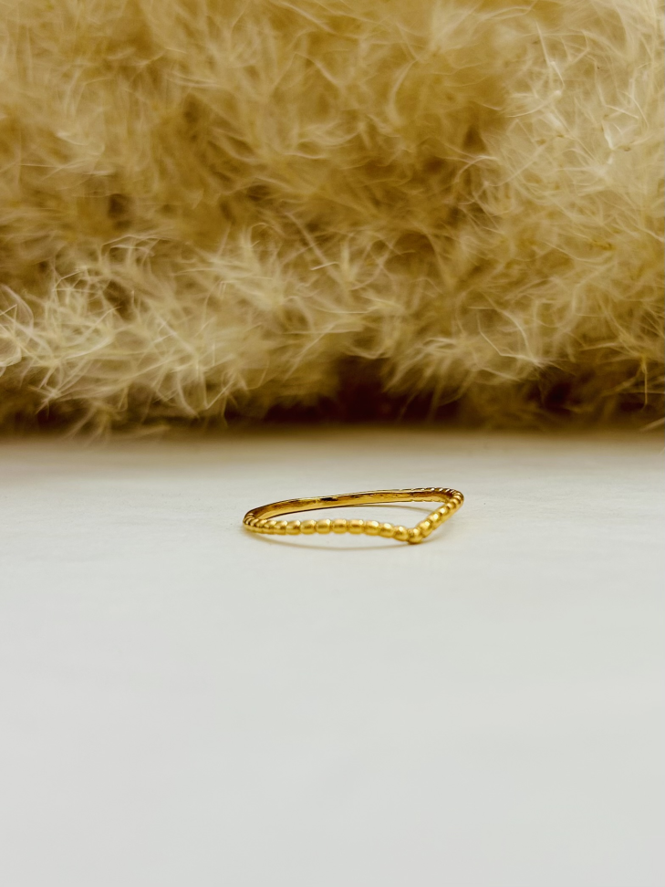 Anel Asa Delta V Cravejado Banhado Ouro 18k (Stacking) - #3