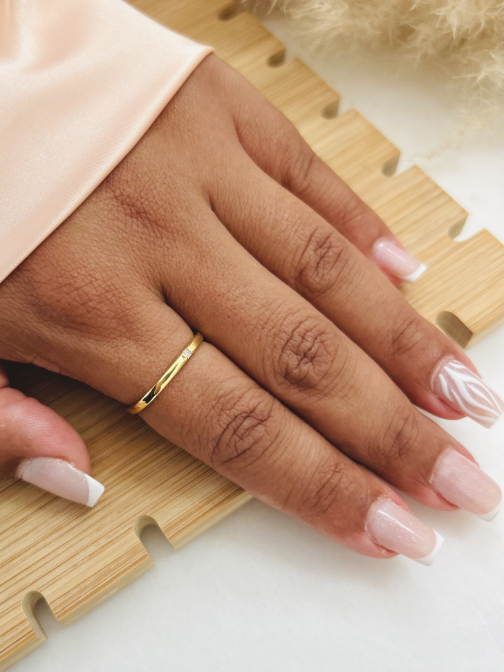 Anel Square Arredondado Solitário Cravejado Banhado a Ouro 18K - #10