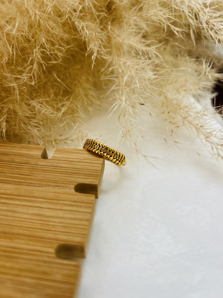 Anel Cravejado Luxo Banhado Ouro 18k (Efeito Tifany) - #2