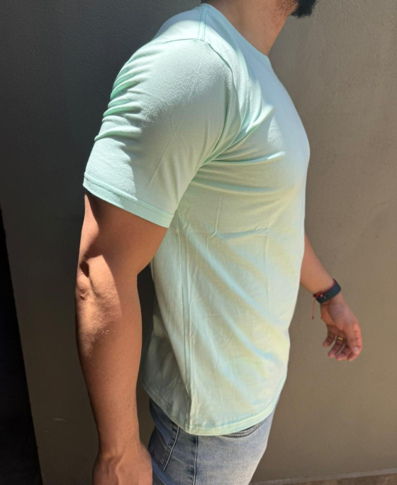 Camiseta Básica Hugo Boss - #11
