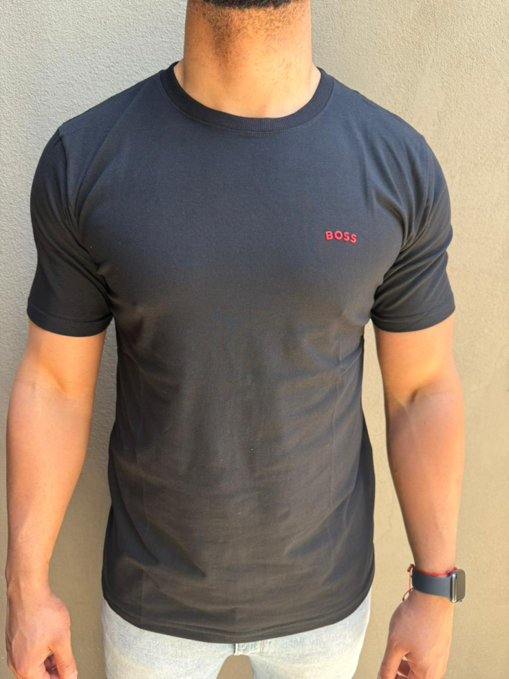 Camiseta Básica Hugo Boss - #4