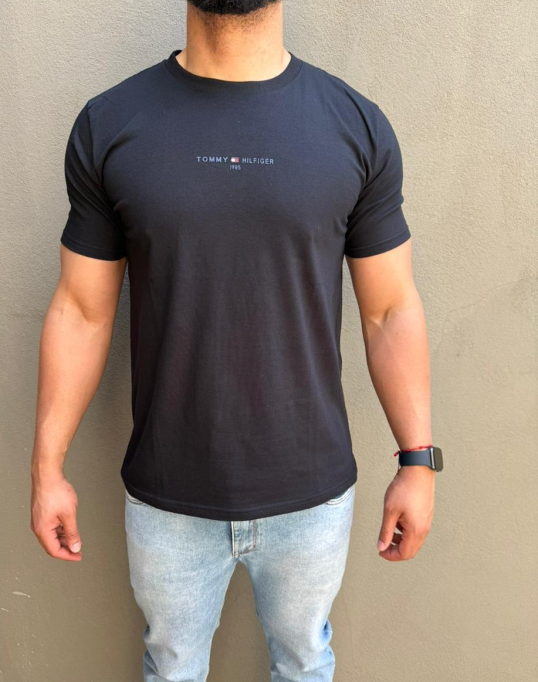 Camiseta Básica Tommy Hilfiger - #3