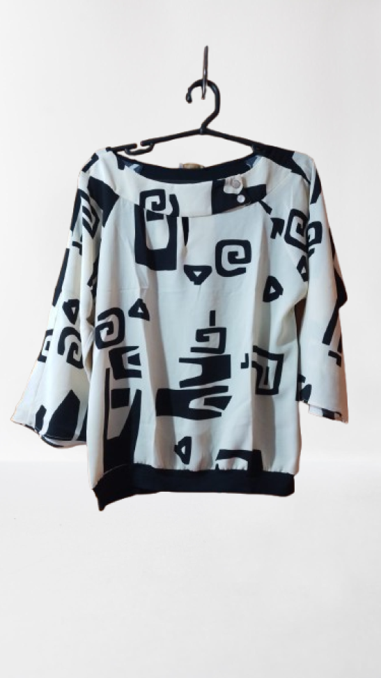 Blusa Preta e Off M G RefANA3257