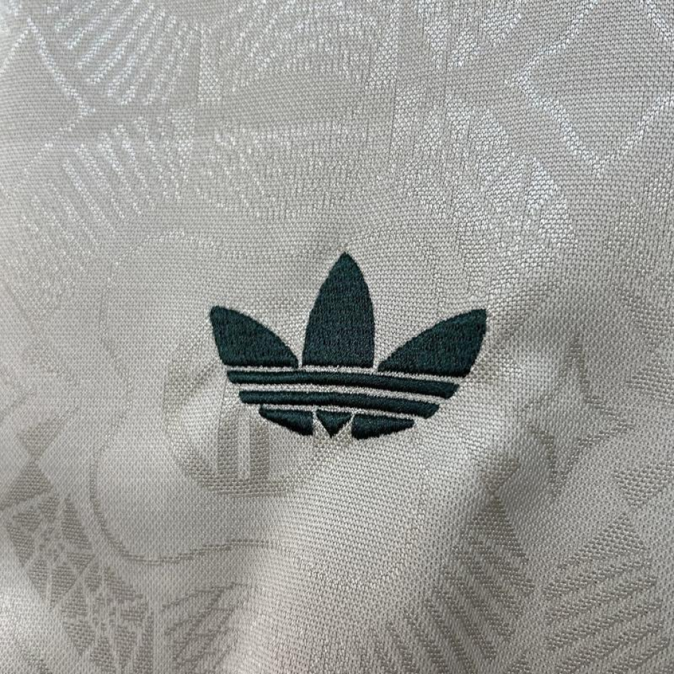 Bayern de Munique Edição Especial 25/26 Torcedor - #5