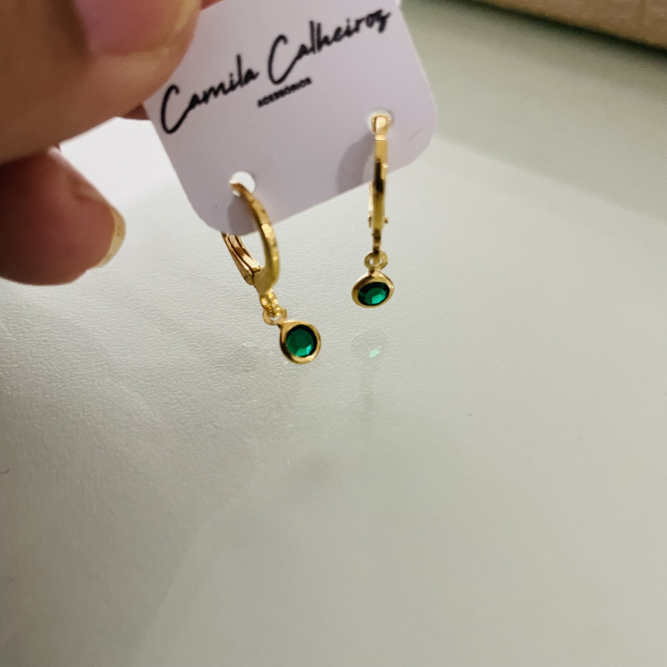 Argolinha Pontinho Verde de Luz- Semijoia R$30,00