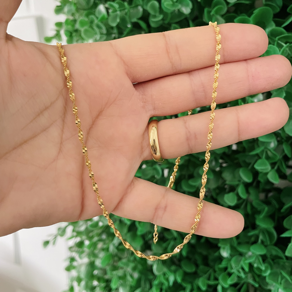 Colar Torcido Dourado 45cm