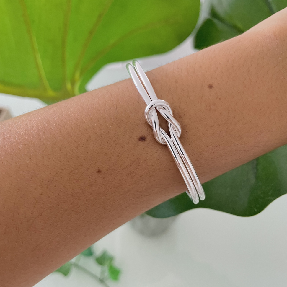 Bracelete Nó duplo no Banho de Prata