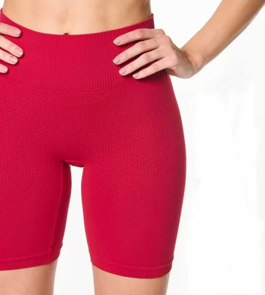 Bermuda Velvette Ultraleve Cor Carmim  Tam B ( veste G e GG) - Demillus