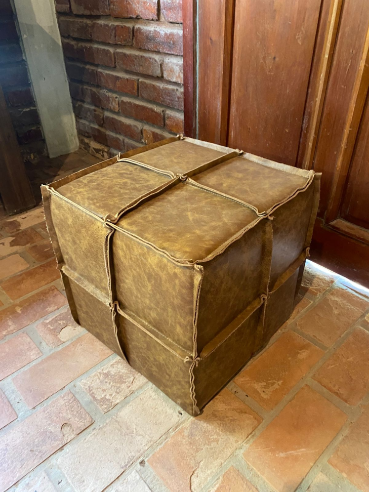 Puff Square 0,40x0,40 - Couro Legitimo cores variadas