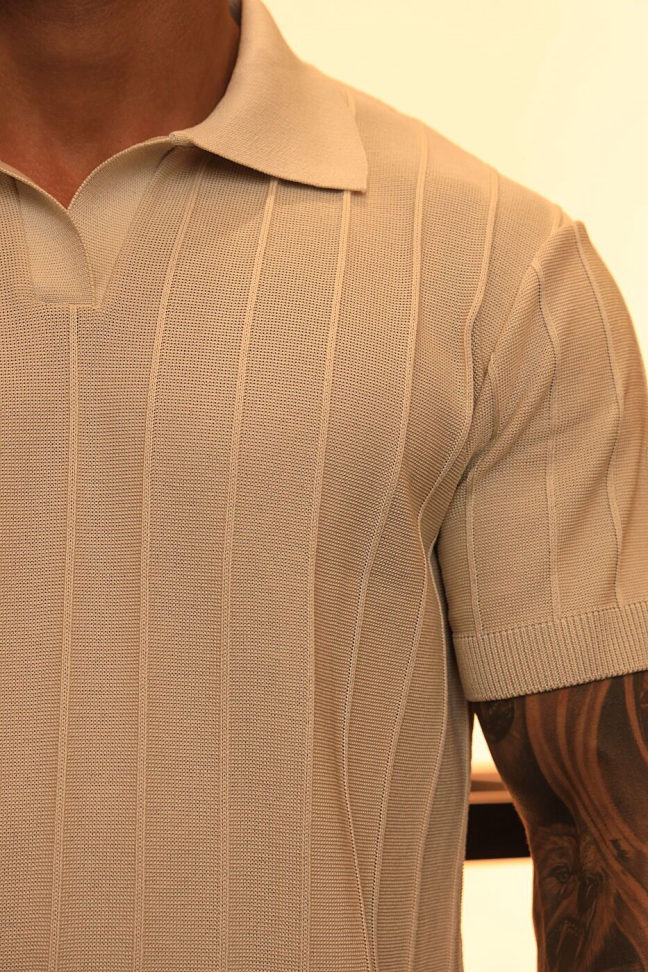 CAMISA TRICÔ COM GOLA BEGE - #1