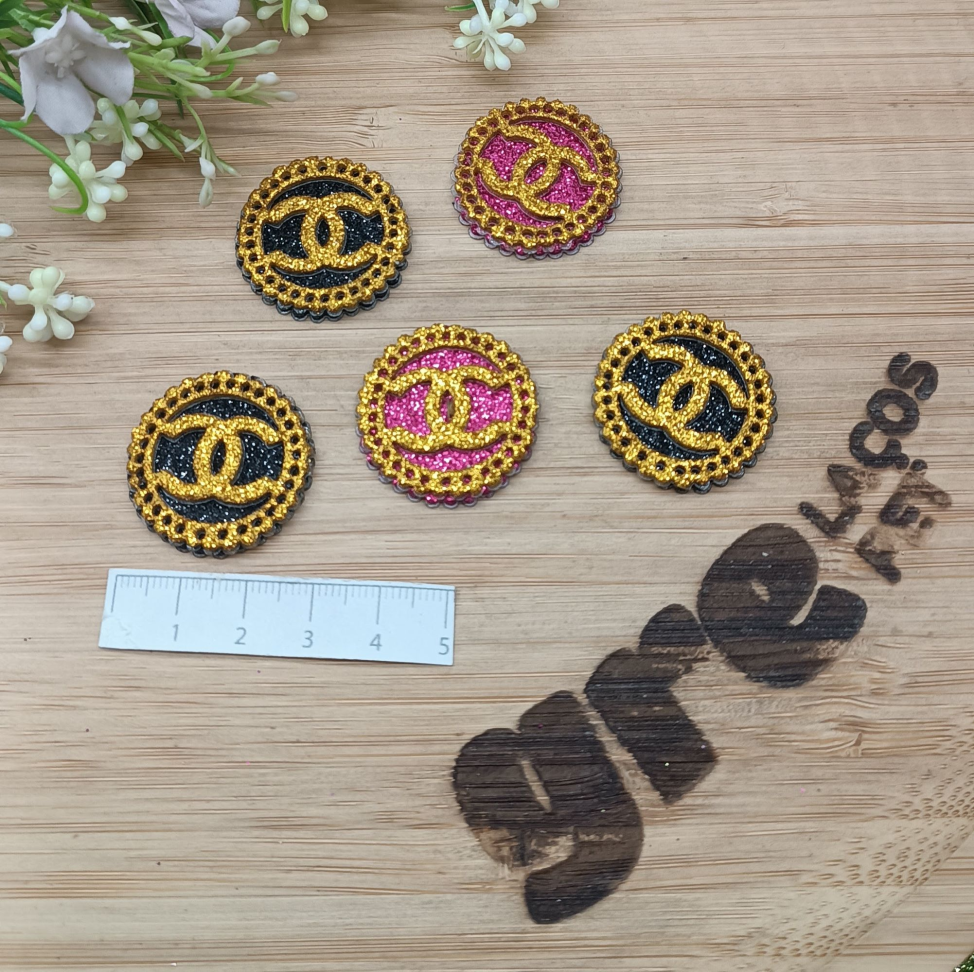 Adesivo de Chanel com Babadinho Sortido para Fêmea.