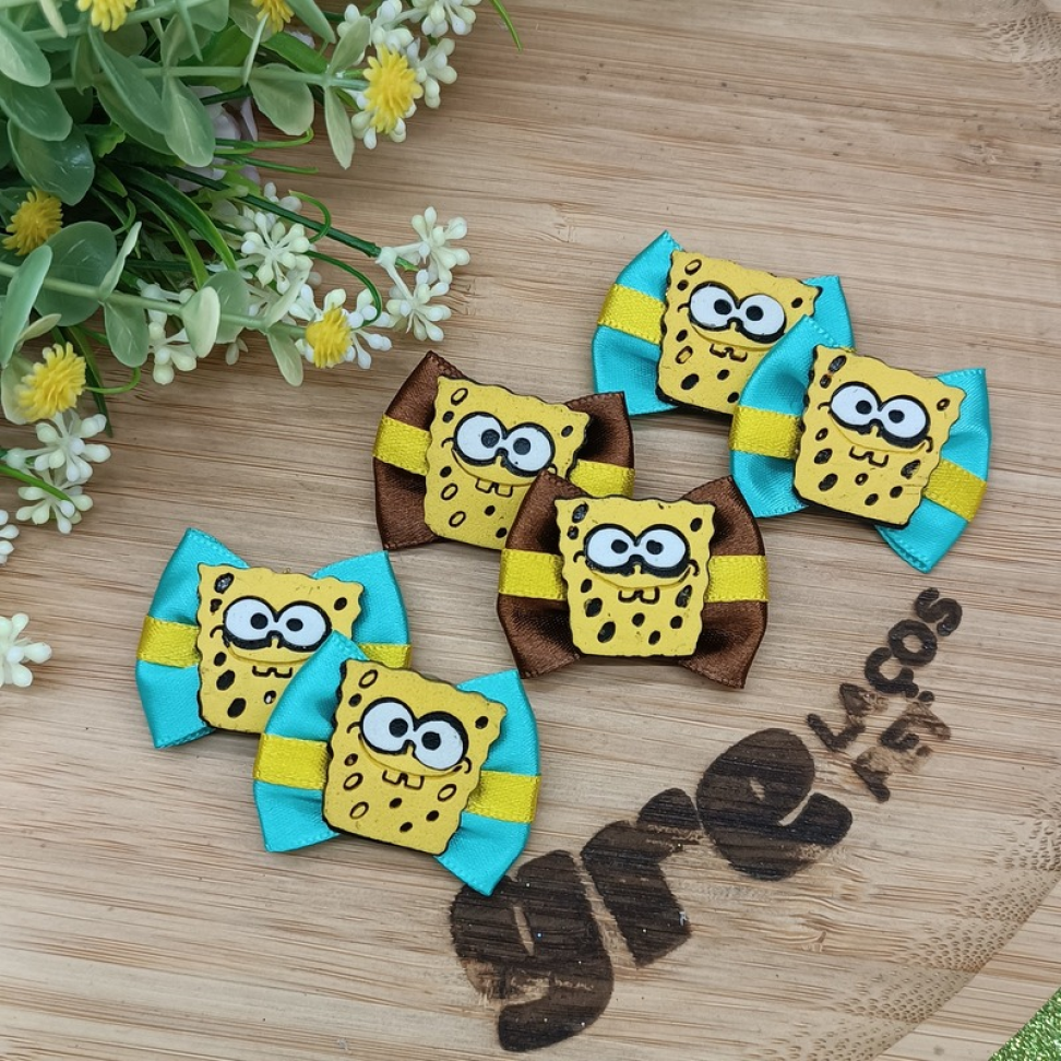 Laço M com Fitilho e Enfeites do Bob Esponja