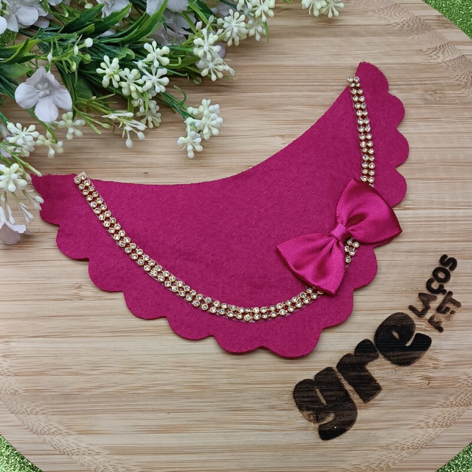 Babador de Feltro com Strass